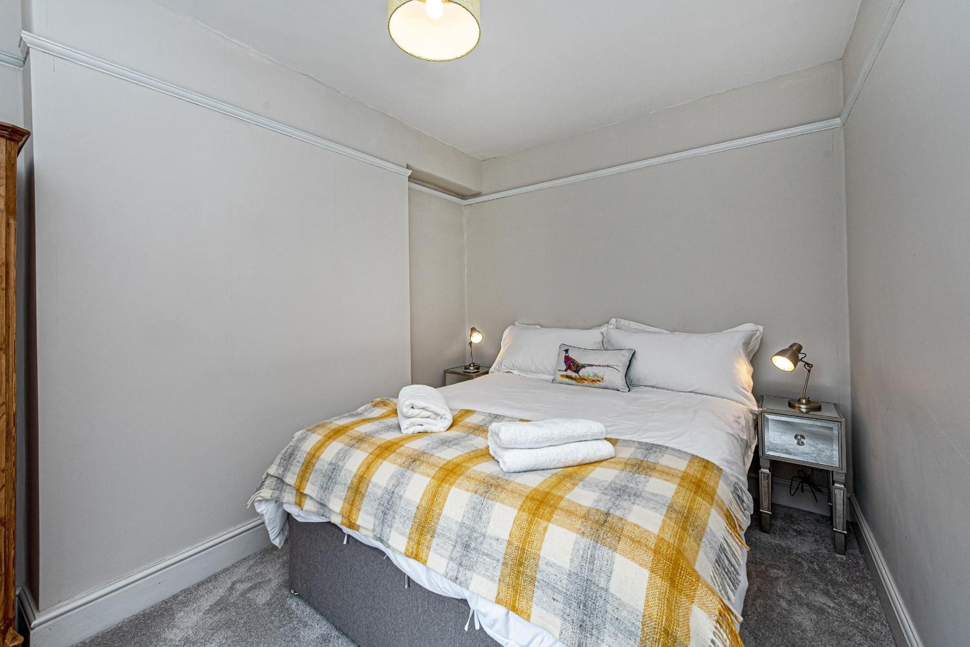 Character Townhouse In Town Centre & Superb Views Villa Dolgellau Exterior photo