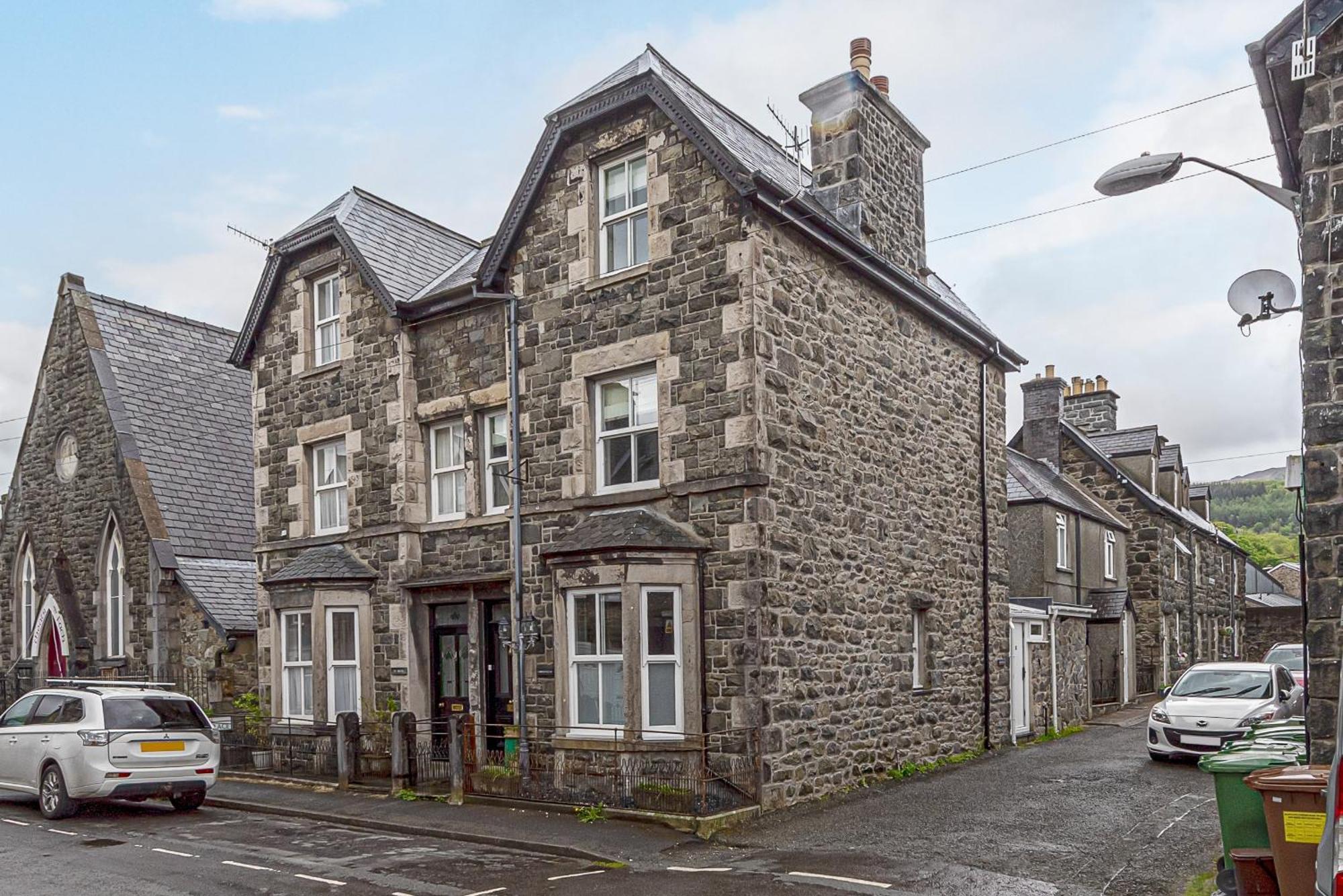 Character Townhouse In Town Centre & Superb Views Villa Dolgellau Exterior photo